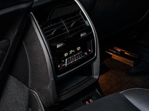 Used 2025 BMW X7 M60i image 20