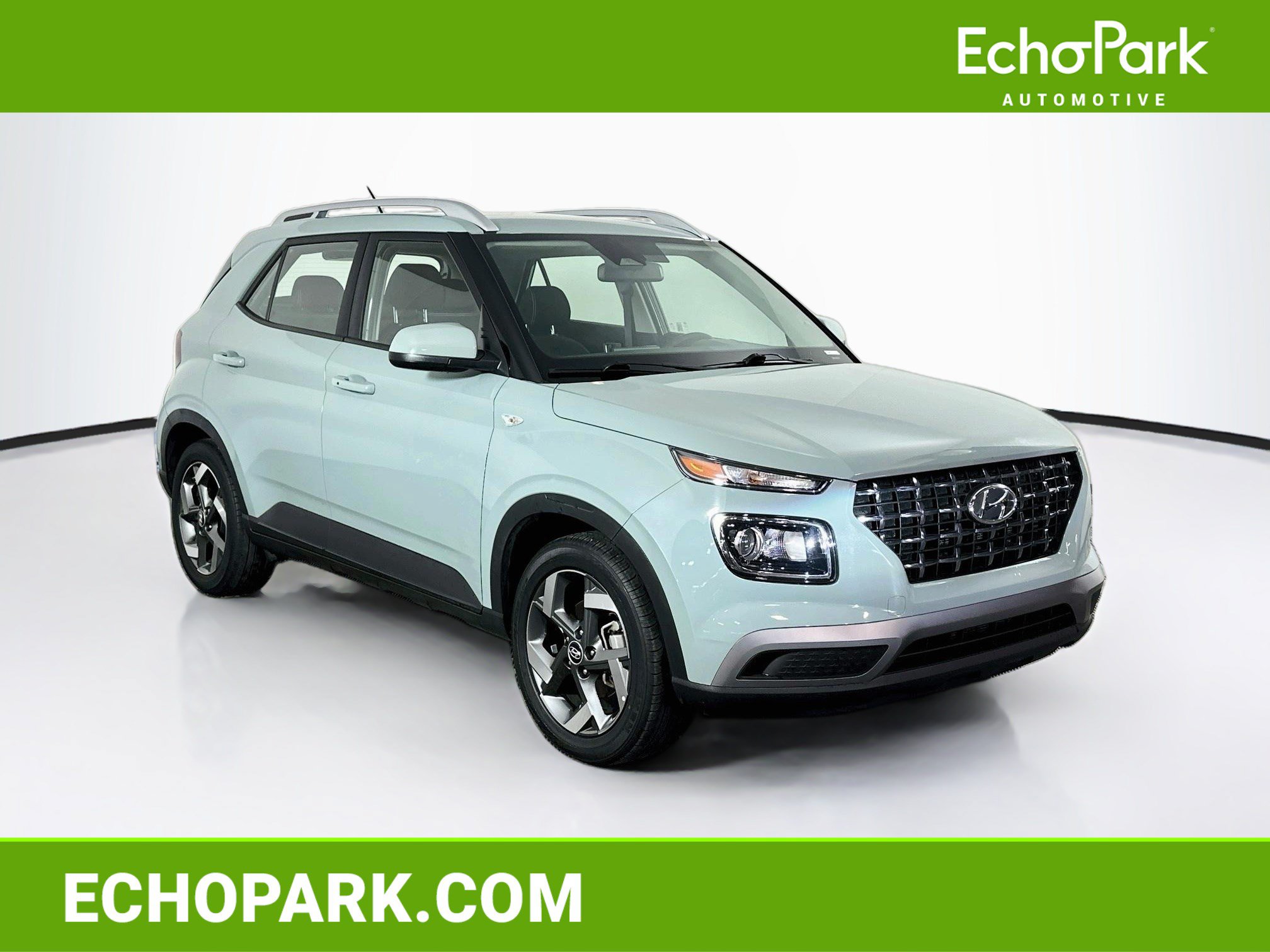 Used 2025 Hyundai Venue SEL FWD image 1