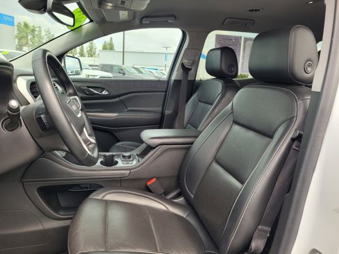 Used 2023 GMC Acadia SLT FWD image 11
