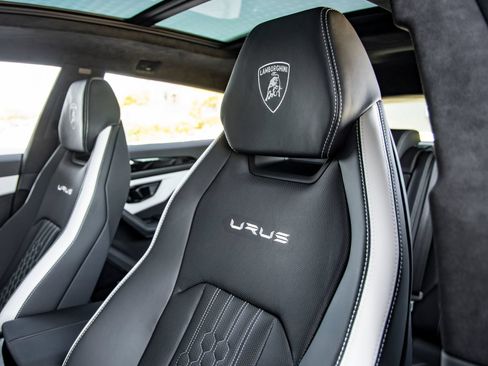 Used 2024 Lamborghini Urus S AWD/4WD image 27