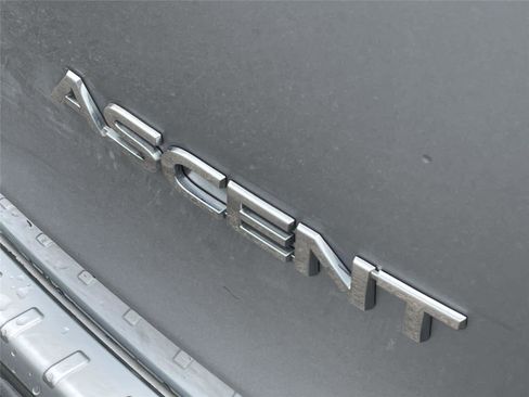 Used 2020 Subaru Ascent Premium w/ Convenience Package AWD/4WD image 10