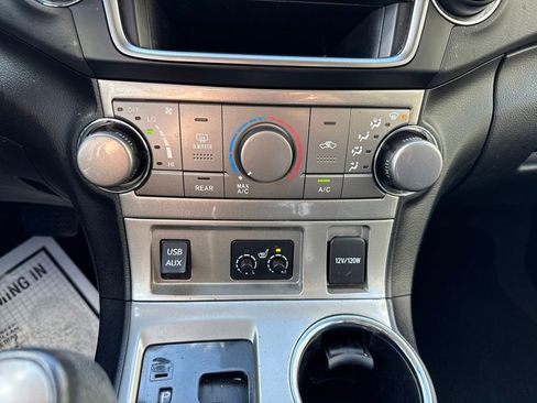 Used 2013 Toyota Highlander Plus image 17
