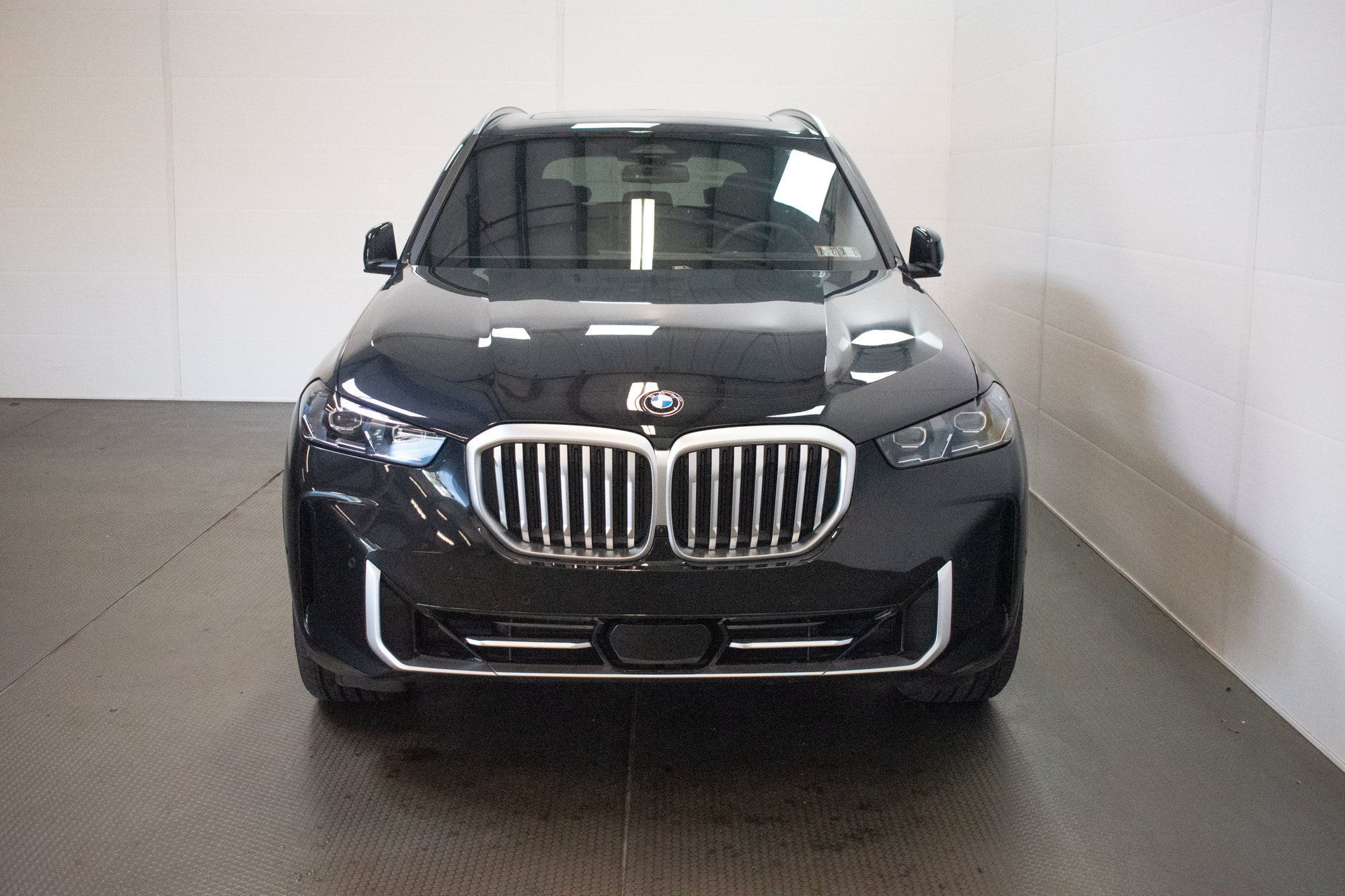 Used 2026 BMW X5 xDrive40i w/ Climate Comfort Package AWD/4WD image 2