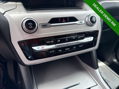 Used 2024 Ford Explorer XLT w/ Equipment Group 202A AWD/4WD image 37