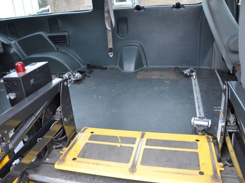 Used 2014 Ford E-250 and Econoline 250 Extended w/ Power Group RWD image 27