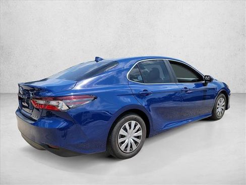 Used 2023 Toyota Camry LE FWD image 5