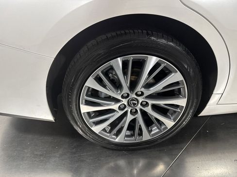 Used 2019 Lexus ES 350 F Sport image 13