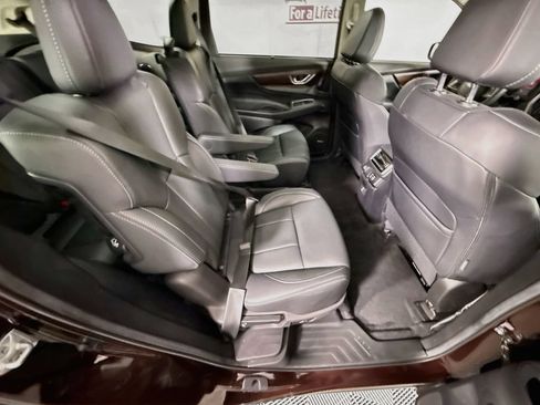 Used 2023 Subaru Ascent Touring AWD/4WD image 32
