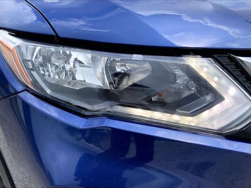 Used 2020 Nissan Rogue SV FWD image 27