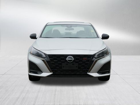 Certified 2023 Nissan Altima 2.0 SR FWD image 2
