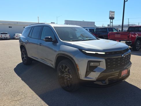 New 2026 Chevrolet Traverse RS image 2