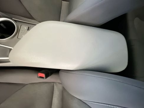Used 2022 Toyota Camry LE FWD image 21