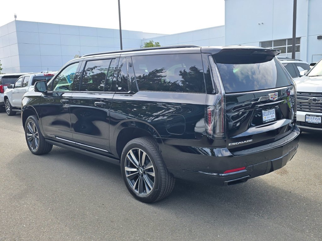 Used 2026 Cadillac Escalade ESV Sport AWD/4WD image 3