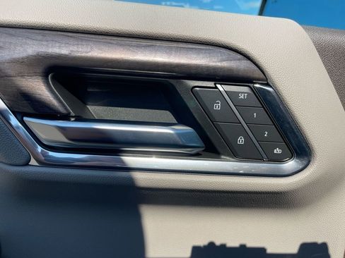 Used 2024 Chevrolet Silverado 1500 LTZ w/ LTZ Convenience Package II image 11