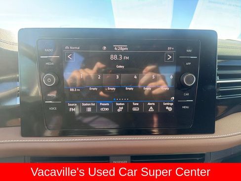 Used 2025 Volkswagen Jetta SEL FWD image 19
