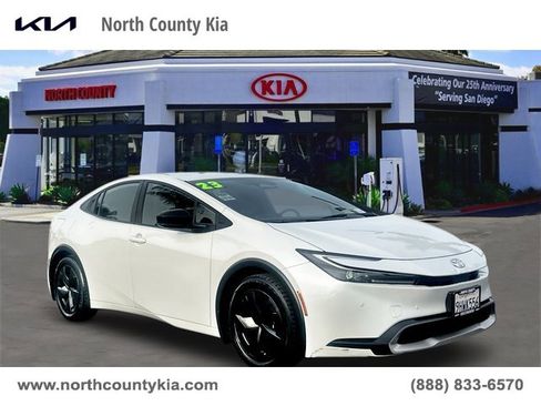 Used 2023 Toyota Prius Prime SE image 1