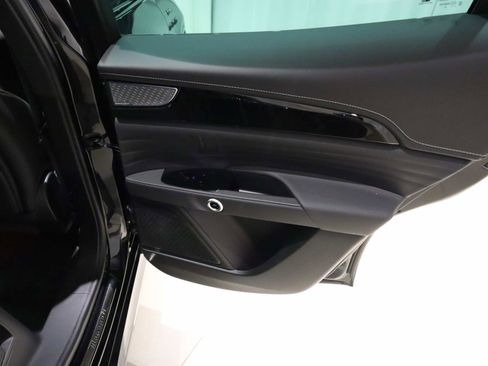 New 2025 Maserati Grecale Modena image 13