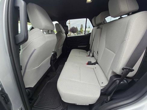 Certified 2025 Toyota 4Runner SR5 AWD/4WD image 16