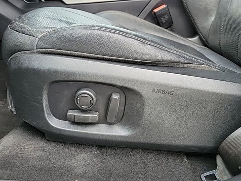 Used 2017 Land Rover Range Rover Evoque SE Premium image 12