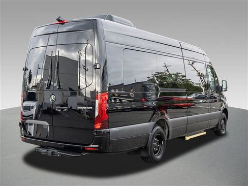 Used 2023 Mercedes-Benz Sprinter 3500 image 5