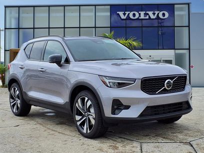 New 2026 Volvo XC40 B4 Plus w/ Protection Package Premier