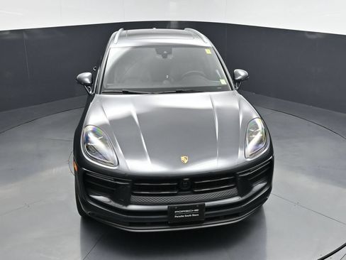 Used 2025 Porsche Macan AWD/4WD image 22