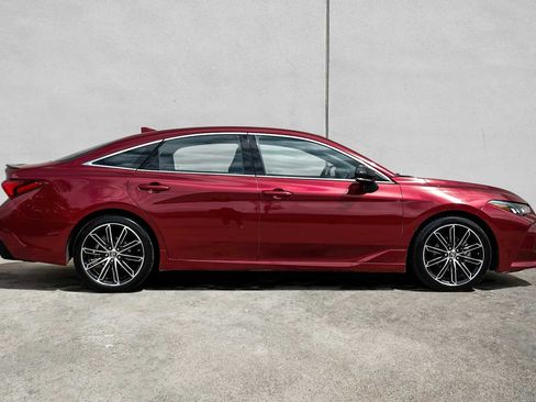 Used 2019 Toyota Avalon XSE FWD image 8