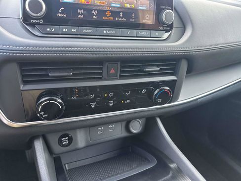 Used 2025 Nissan Rogue S image 24