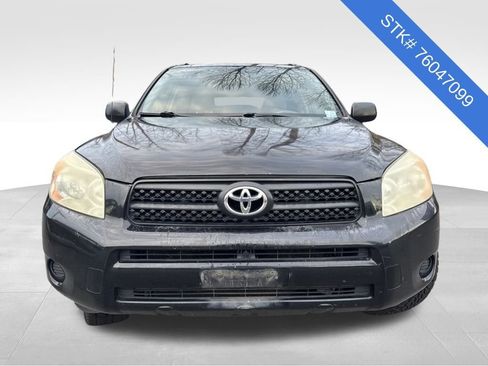 Used 2007 Toyota RAV4 2WD image 2