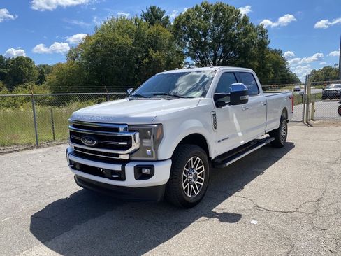 Used 2021 Ford F250 Lariat w/ Chrome Package image 6