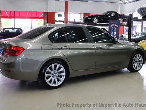 Used 2018 BMW 320i xDrive Sedan AWD/4WD image 7