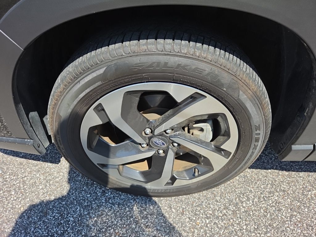 Used 2024 Subaru Forester Touring AWD/4WD image 3