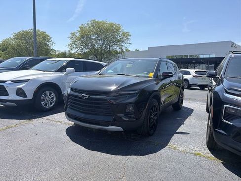 Used 2021 Chevrolet Blazer LT w/ Redline Edition FWD image 2