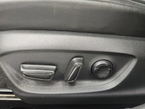 Used 2021 Toyota Camry SE FWD image 13