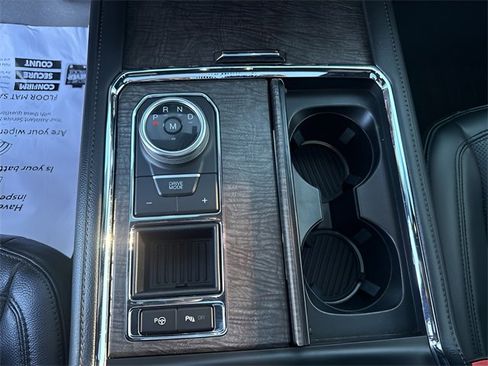 Used 2021 Ford Expedition Limited image 27