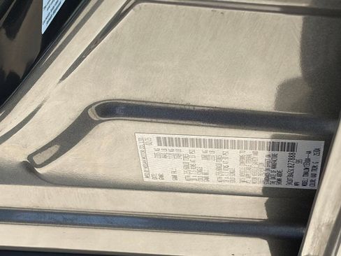 Used 2025 Nissan Rogue SV FWD image 12