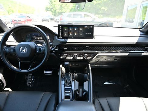 Used 2025 Honda Accord Sport image 12
