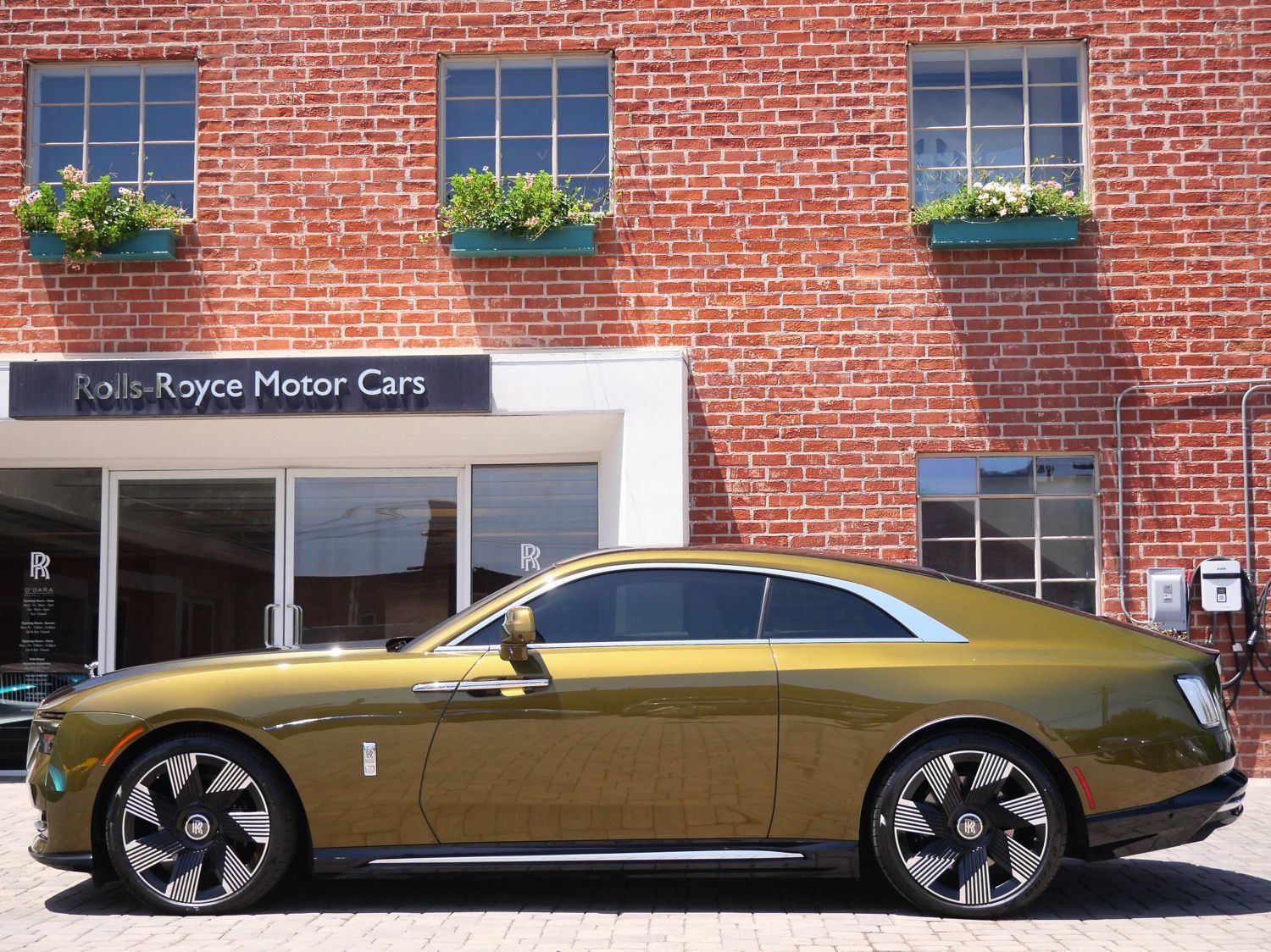 Used 2024 Rolls-Royce Spectre w/ Spectre Launch Package AWD/4WD image 3