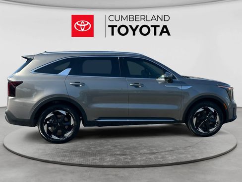 Used 2025 Kia Sorento EX AWD/4WD image 6