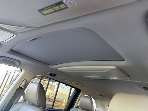 Used 2012 Honda Odyssey Touring Elite image 26
