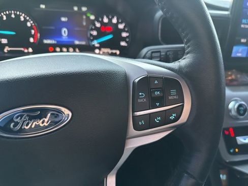 Used 2022 Ford Explorer XLT w/ Equipment Group 202A image 19