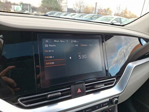 Used 2022 Kia Niro LXS image 28