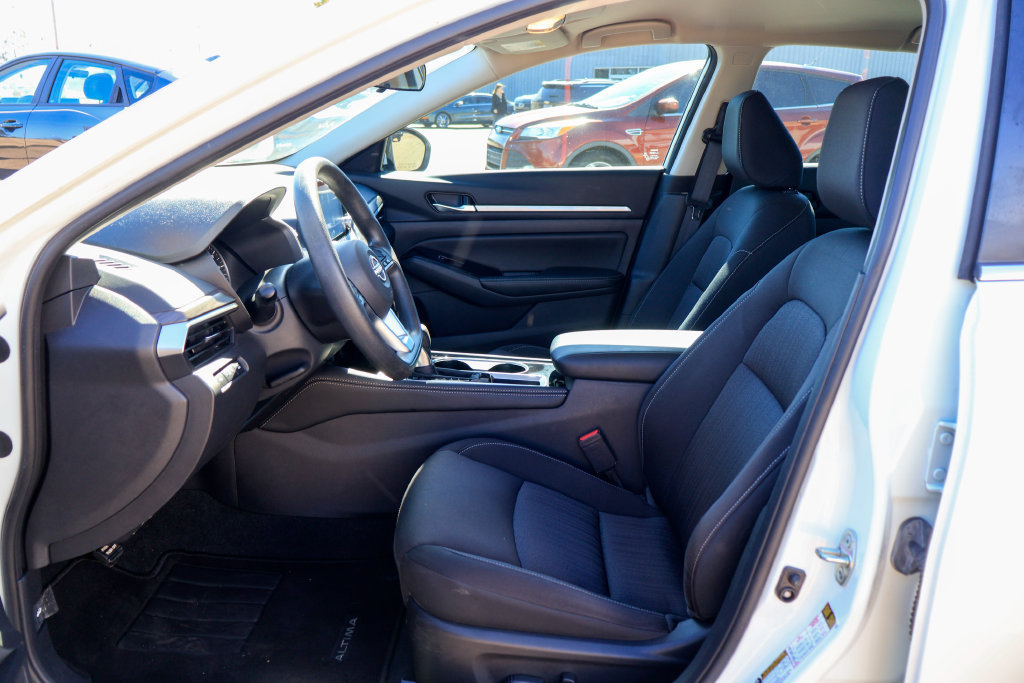 Used 2023 Nissan Altima 2.5 SV FWD image 7