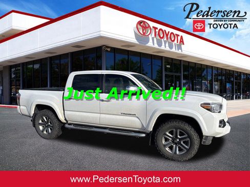 Used 2017 Toyota Tacoma Limited image 1