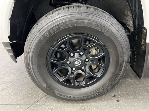 Used 2022 Toyota Tacoma SR5 image 31
