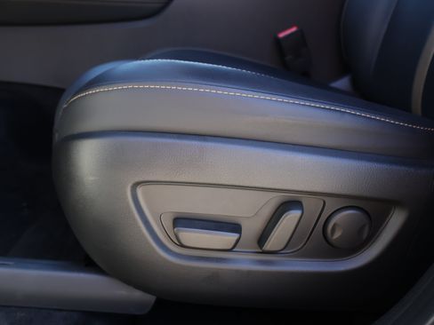 Certified 2025 MAZDA CX-70 Plug-In Hybrid w/ Premium Plus AWD/4WD image 18