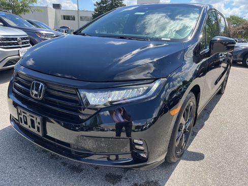 Certified 2024 Honda Odyssey Sport image 2