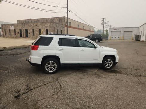 Used 2017 GMC Terrain SLE w/ Driver Alert Package I FWD image 12