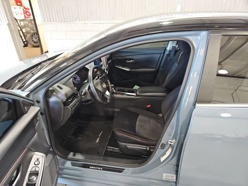 Used 2024 Nissan Sentra SR FWD image 9