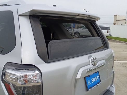 Used 2015 Toyota 4Runner SR5 RWD image 34